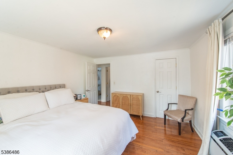 Rutherford Manor - Residential