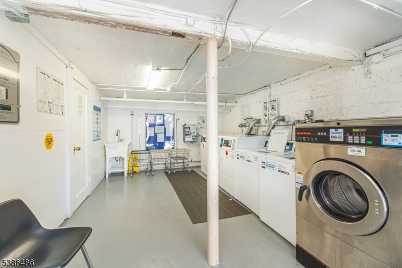 Rutherford Manor - Residential