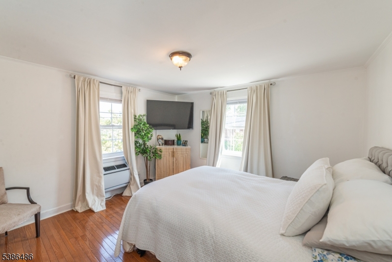 Rutherford Manor - Residential