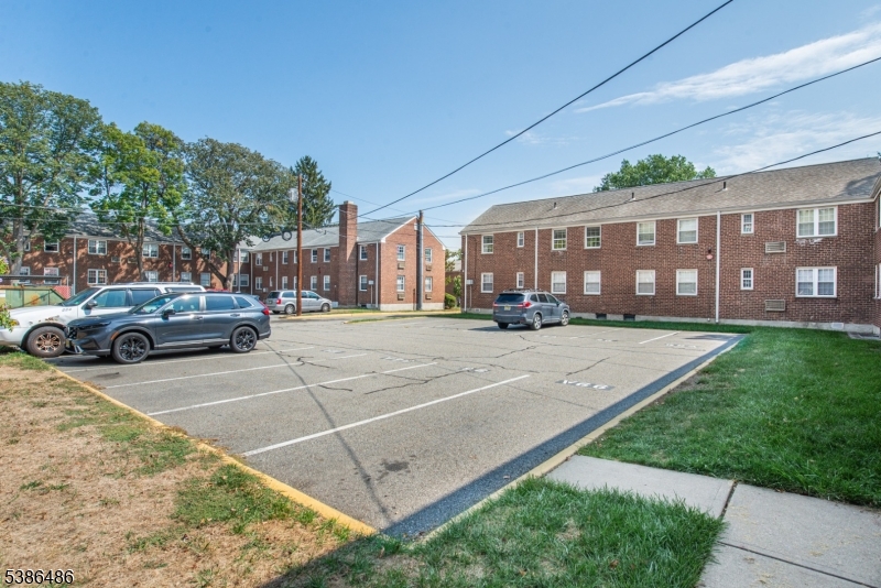 Rutherford Manor - Residential