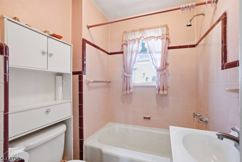 EAST END - Residential