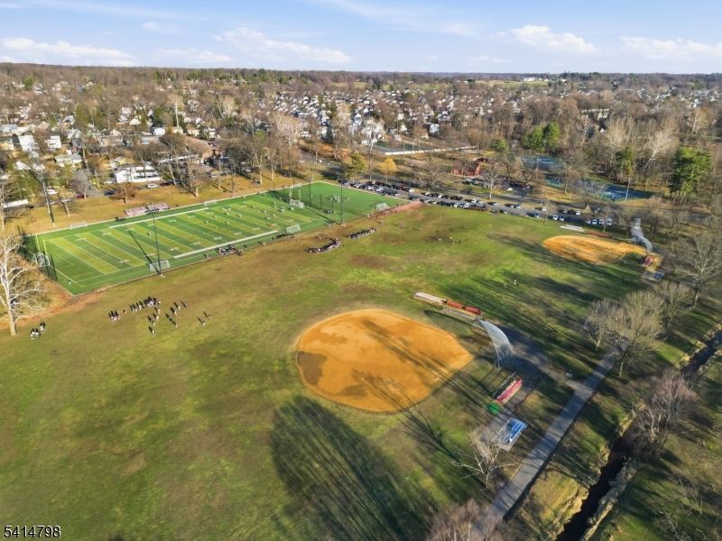 EAST END - Residential
