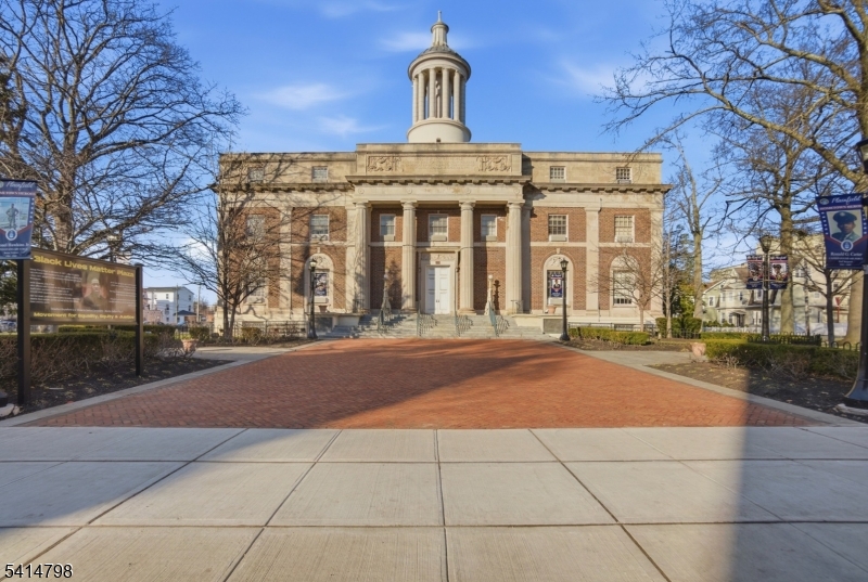 EAST END - Residential