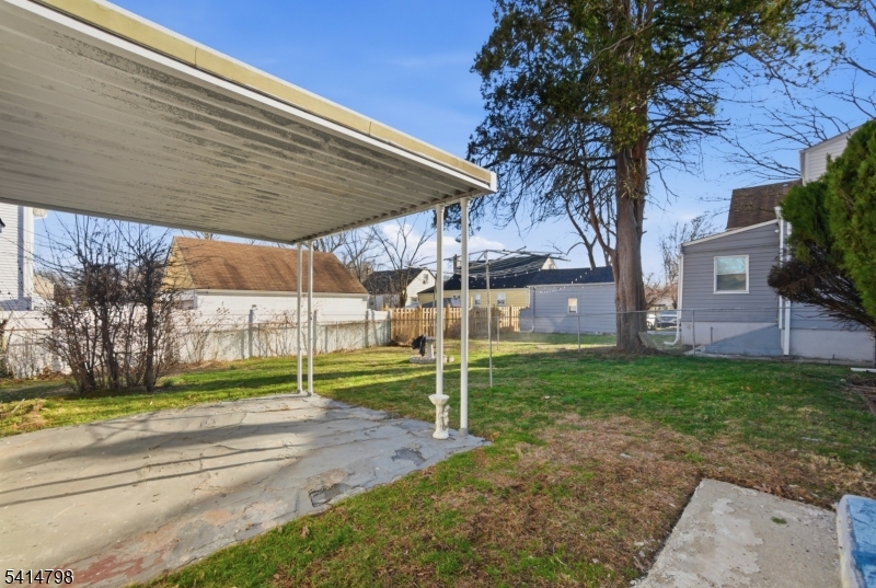 EAST END - Residential