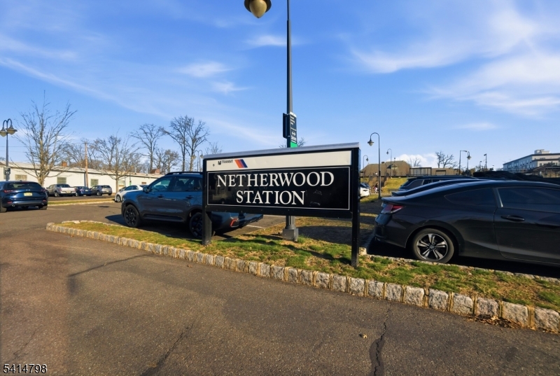 EAST END - Residential