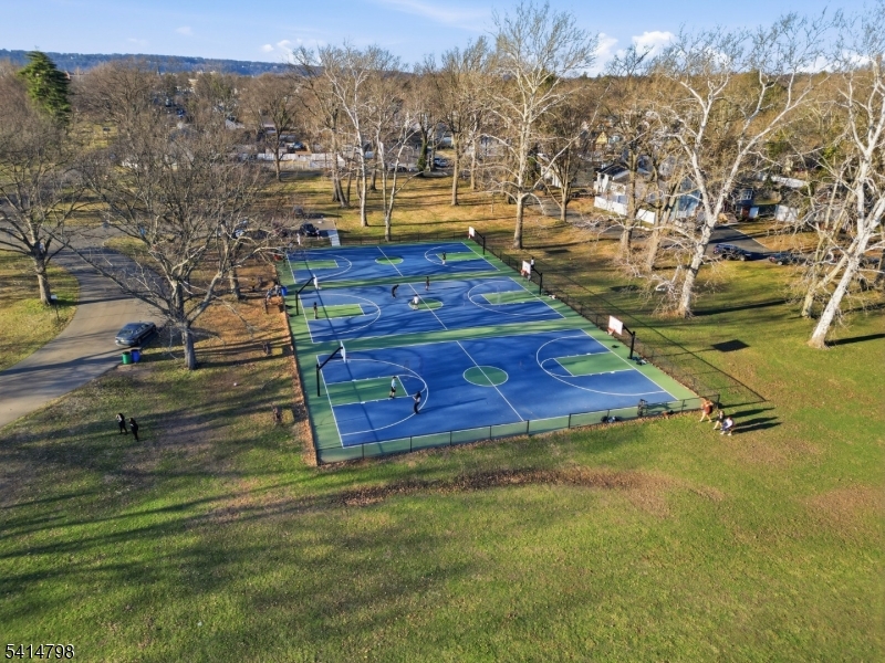 EAST END - Residential