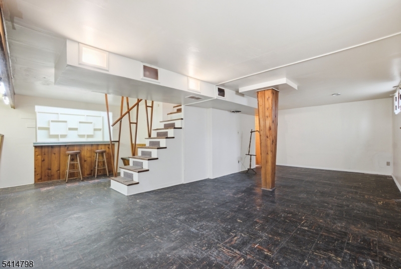 EAST END - Residential