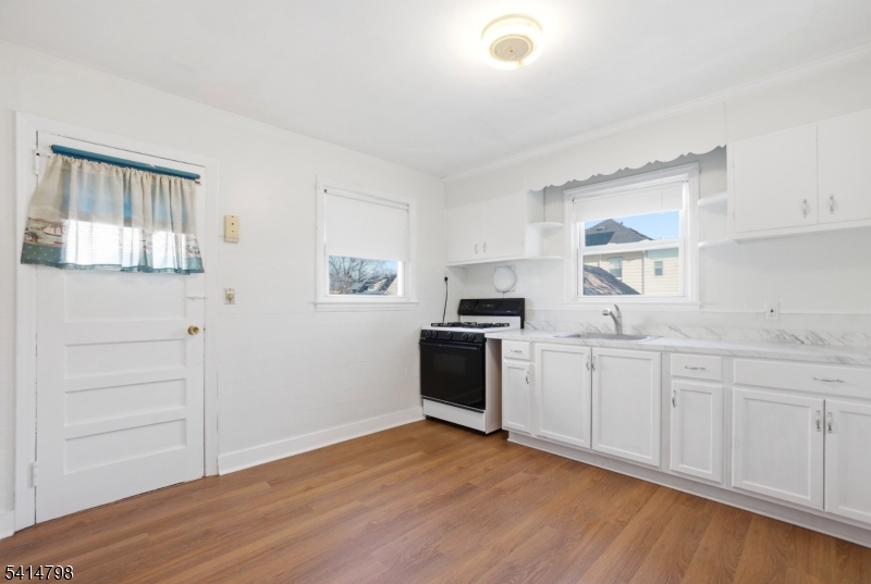 EAST END - Residential