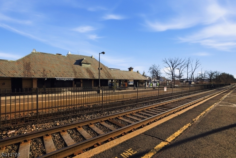 EAST END - Residential