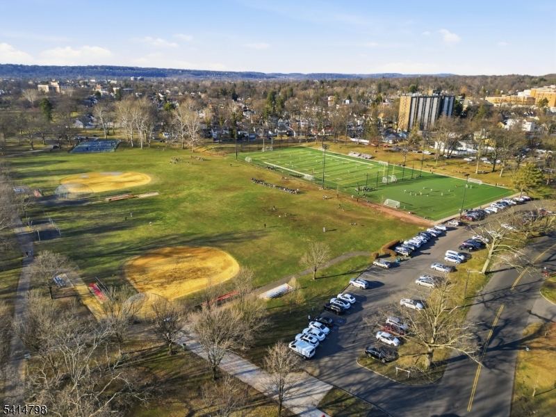 EAST END - Residential
