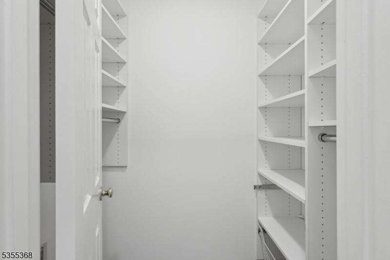 Bridgewater Twp., New Jersey 08807, United States, 3 Bedrooms Bedrooms, ,3 BathroomsBathrooms,Residential,Active,200910