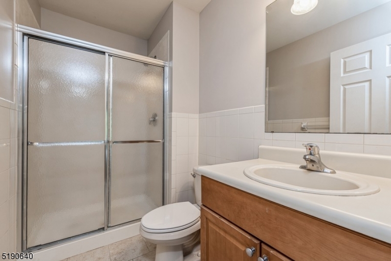 MAPLE WOODS - Residential Lease