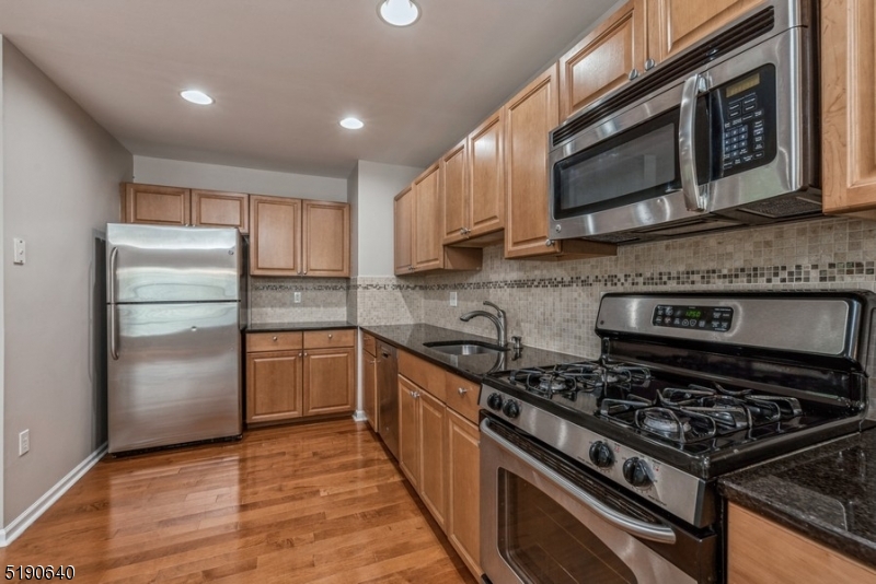 MAPLE WOODS - Residential Lease