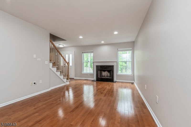 MAPLE WOODS - Residential Lease