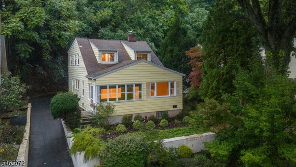18 HALSTED ST, VERONA, NJ 07044 - Image 4e7dee9bd048c1627b816064b71d259d/3876861334