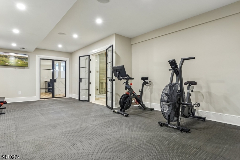 OLD SHORT HILLS - Residential