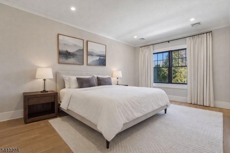 OLD SHORT HILLS - Residential