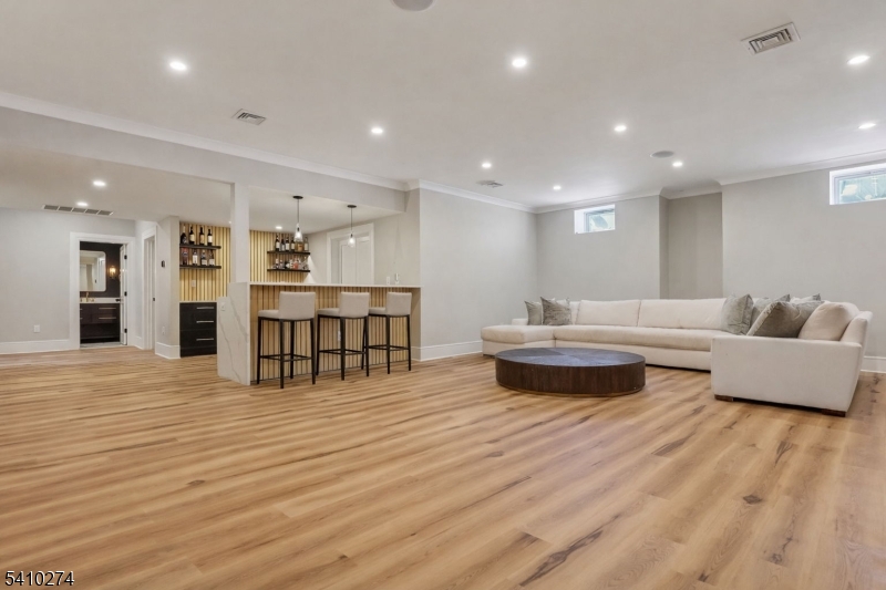 OLD SHORT HILLS - Residential