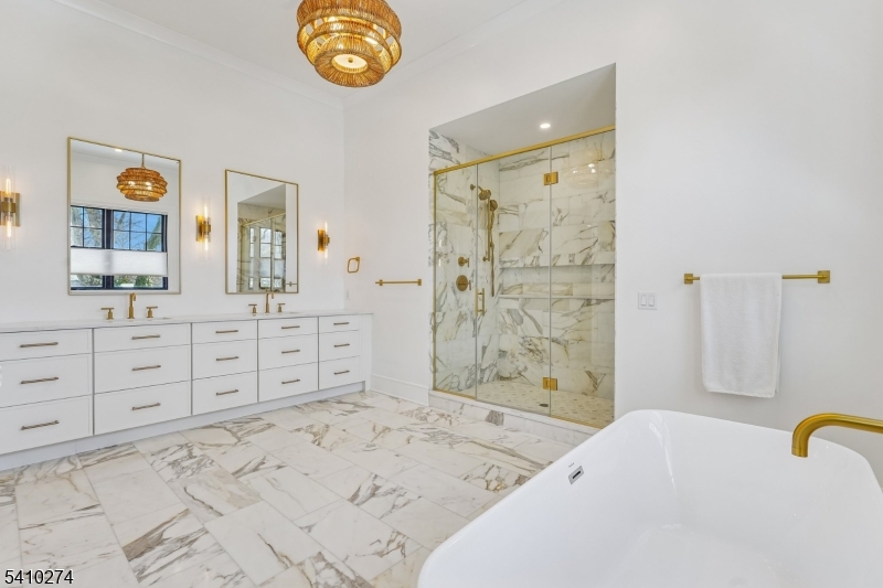 OLD SHORT HILLS - Residential