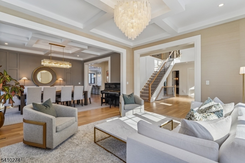 OLD SHORT HILLS - Residential