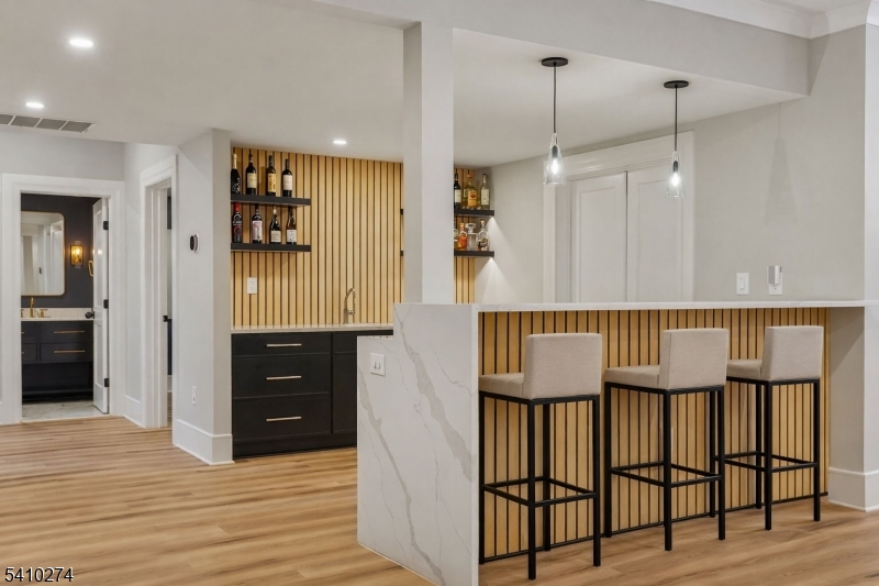 OLD SHORT HILLS - Residential