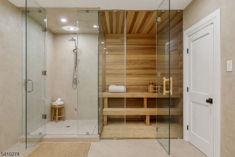 OLD SHORT HILLS - Residential