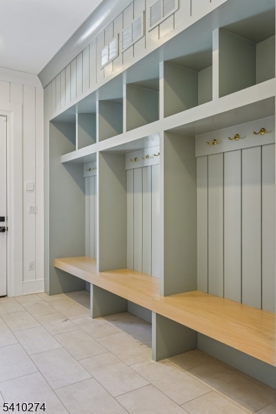 OLD SHORT HILLS - Residential