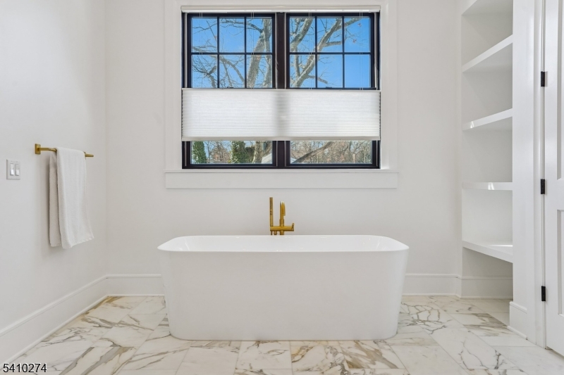 OLD SHORT HILLS - Residential