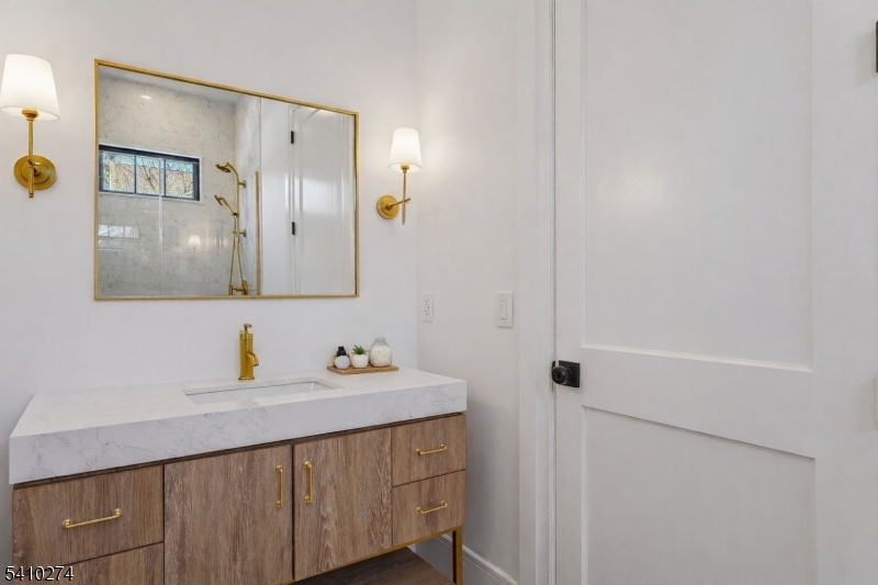 OLD SHORT HILLS - Residential