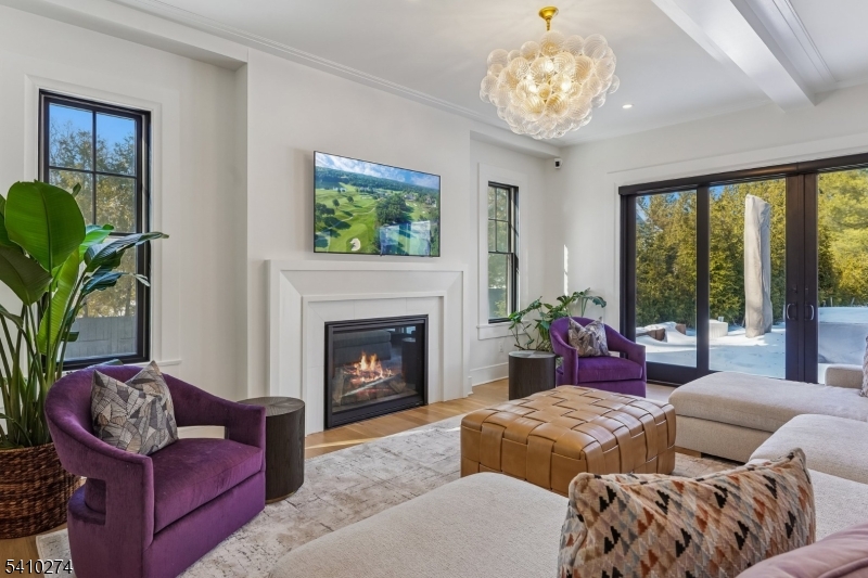 OLD SHORT HILLS - Residential