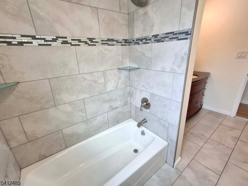 Oaktree Village - Residential