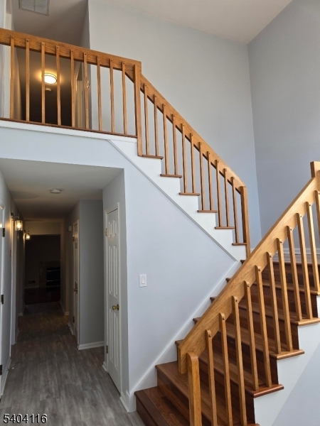 Castel Ridge - Residential