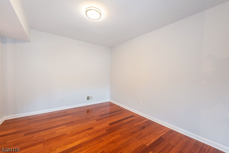 Castel Ridge - Residential