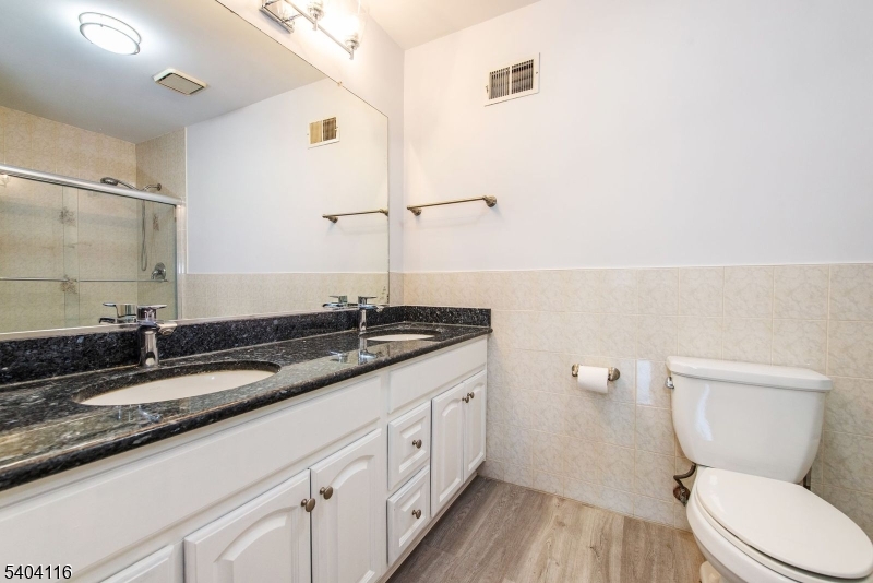 Castel Ridge - Residential