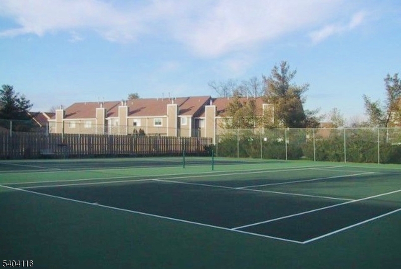 Castel Ridge - Residential