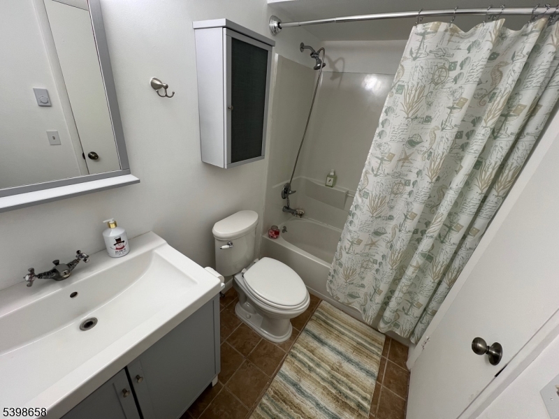 OVERLOOK VILLAGE - Residential Lease