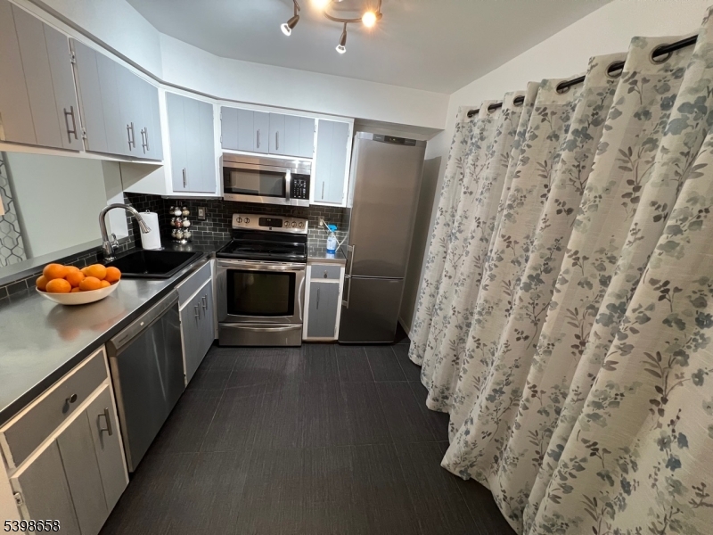 OVERLOOK VILLAGE - Residential Lease