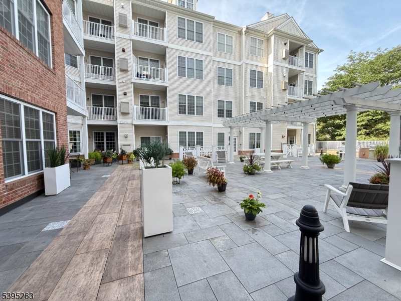 The Grande at Riverdale - Residential