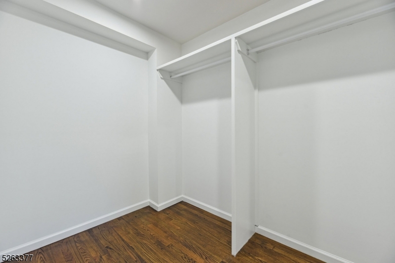 Bloomfield Twp., New Jersey 07003, United States, 4 Bedrooms Bedrooms, ,3 BathroomsBathrooms,Residential,Pending,67072