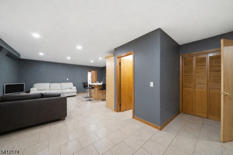 North Newark - Residential Income