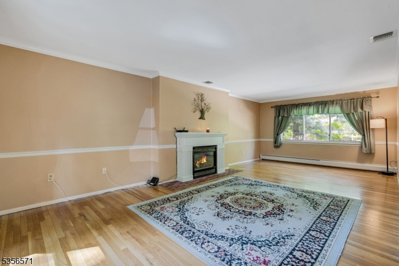 16 Kennedy Dr