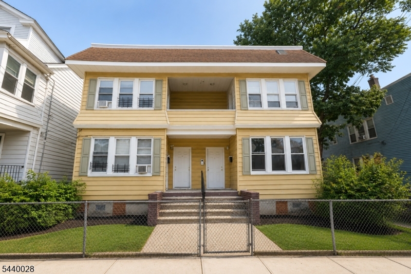 Photo 1 of 18 — 136 Dewey St, Newark City, NJ 07112