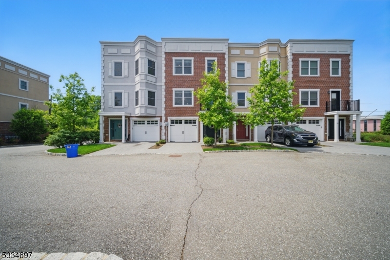Brownstones at Fairfield - Residential