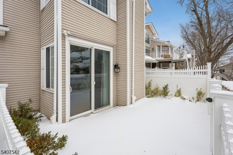 Crestmont - Residential Lease