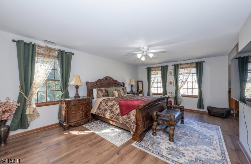 MOUNTAIN VIEW ESTATES - Residential