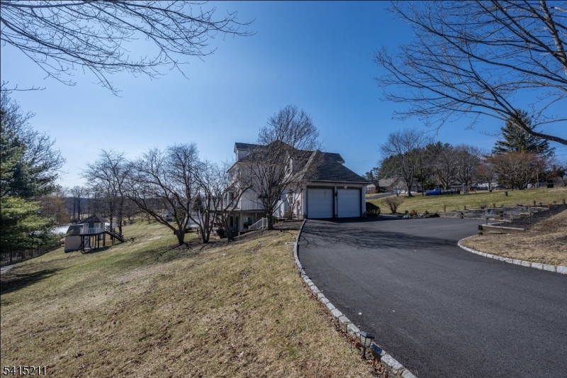 MOUNTAIN VIEW ESTATES - Residential