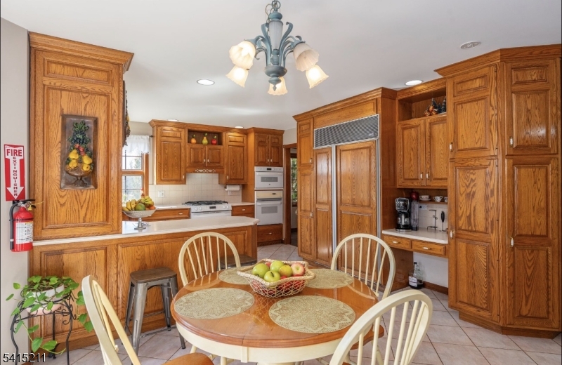 MOUNTAIN VIEW ESTATES - Residential