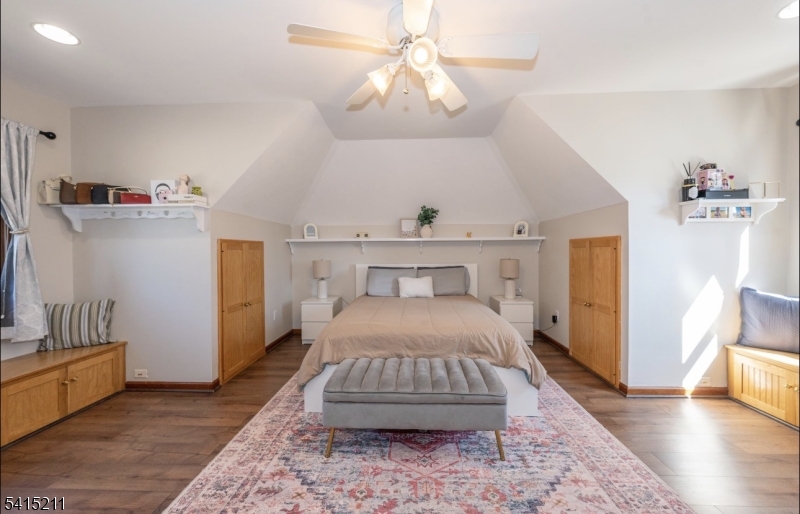 MOUNTAIN VIEW ESTATES - Residential