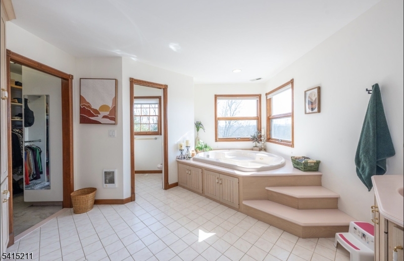 MOUNTAIN VIEW ESTATES - Residential