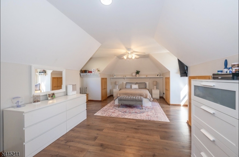 MOUNTAIN VIEW ESTATES - Residential